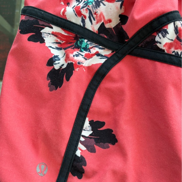 Lululemon running shorts - Picture 5 of 7